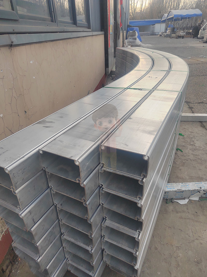 篷房弧形梁拉彎