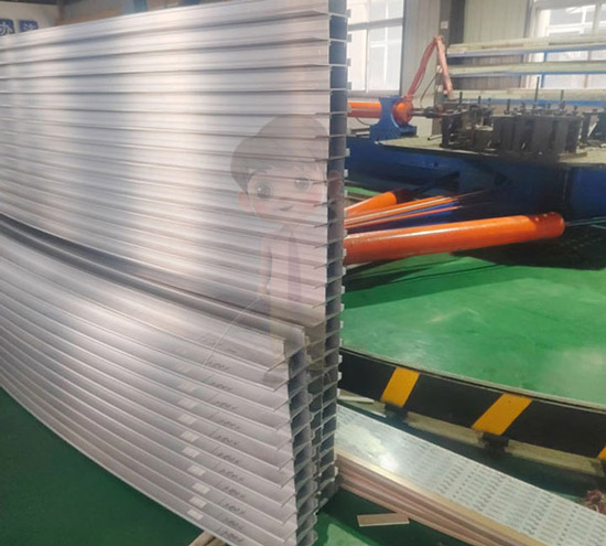 北京型材拉彎工藝：技術(shù)、設(shè)備與應(yīng)用領(lǐng)域的深入探討