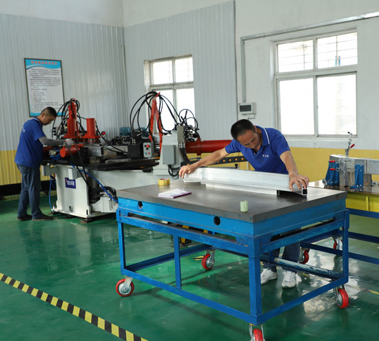 北京盛達偉業(yè)型材拉彎廠