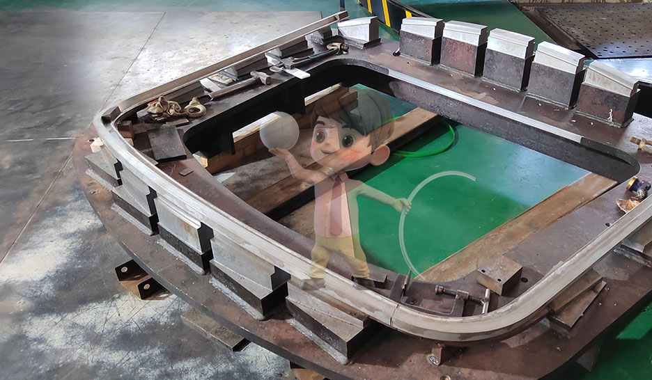 高鐵車窗鋁合金雙曲帶扭曲彎弧