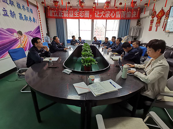 北京拉彎廠召開三月份月度產(chǎn)值分析會