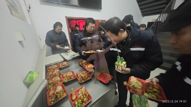 北京拉彎廠(chǎng)的平安夜重不重要？當(dāng)然重要，更重要的是平安喜樂(lè)，愿盛達(dá)拉彎人所念皆所愿，平安順?biāo)?、喜?lè)無(wú)憂(yōu)！ 